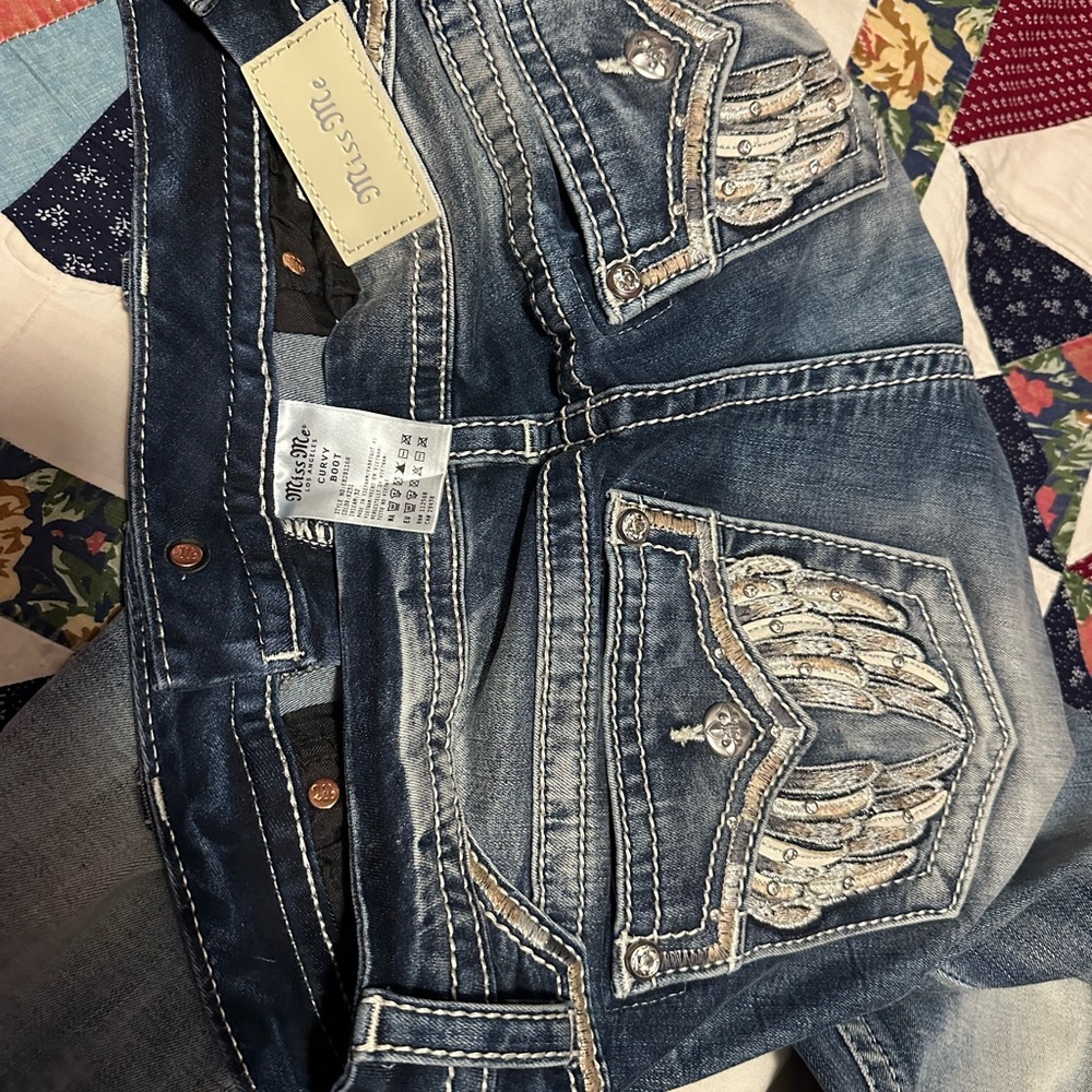 Miss Me Curvy Booty size 30